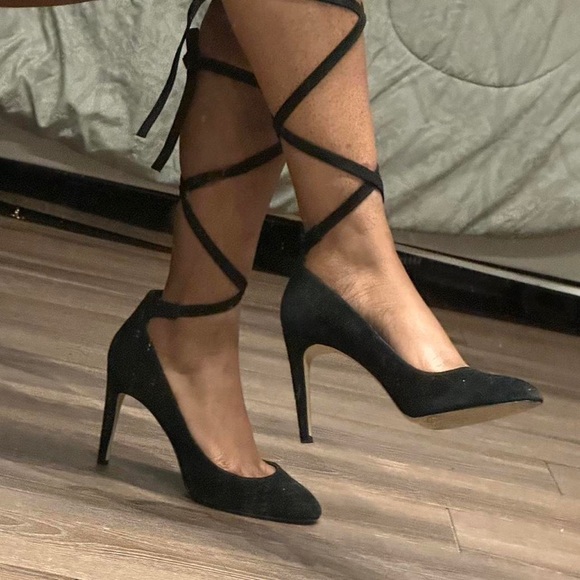 BCBGeneration Shoes - BCBGeneration Women’s Black Suede Leather Round Toe Heels Size 8.5 Heel